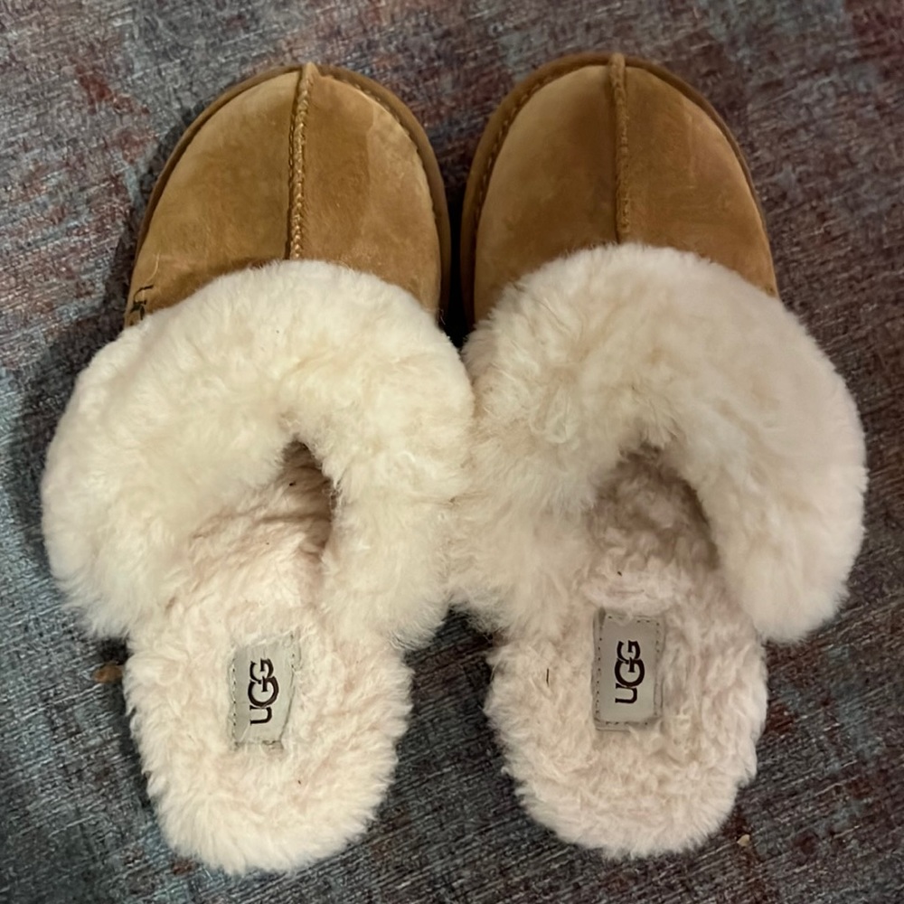Girls Ugg Slippers size 3